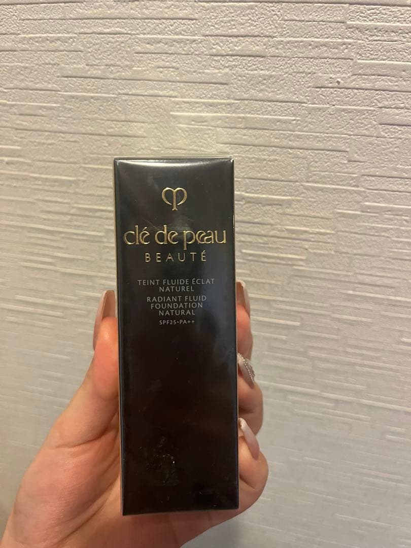 きぃ⭐︎タンフリュイドエクラ　ナチュレル　クレドポーボーテ　ファンデーション