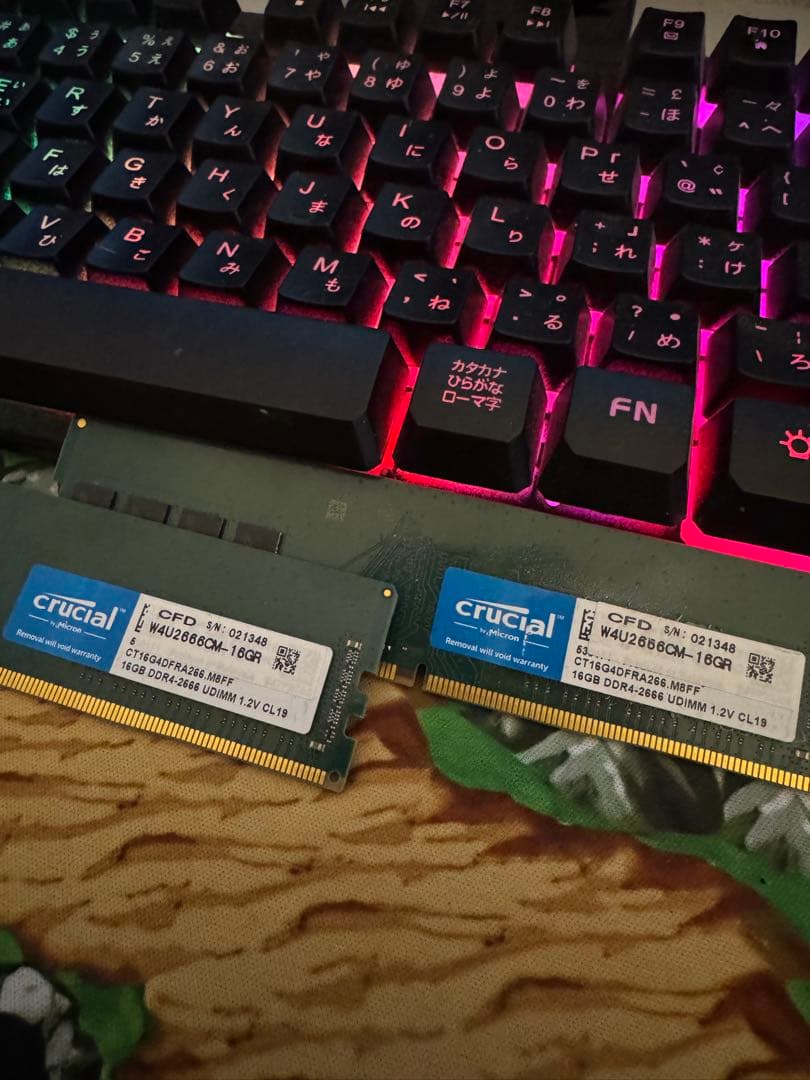 Crucial 16GB DDR4 メモリ2枚　計32GB