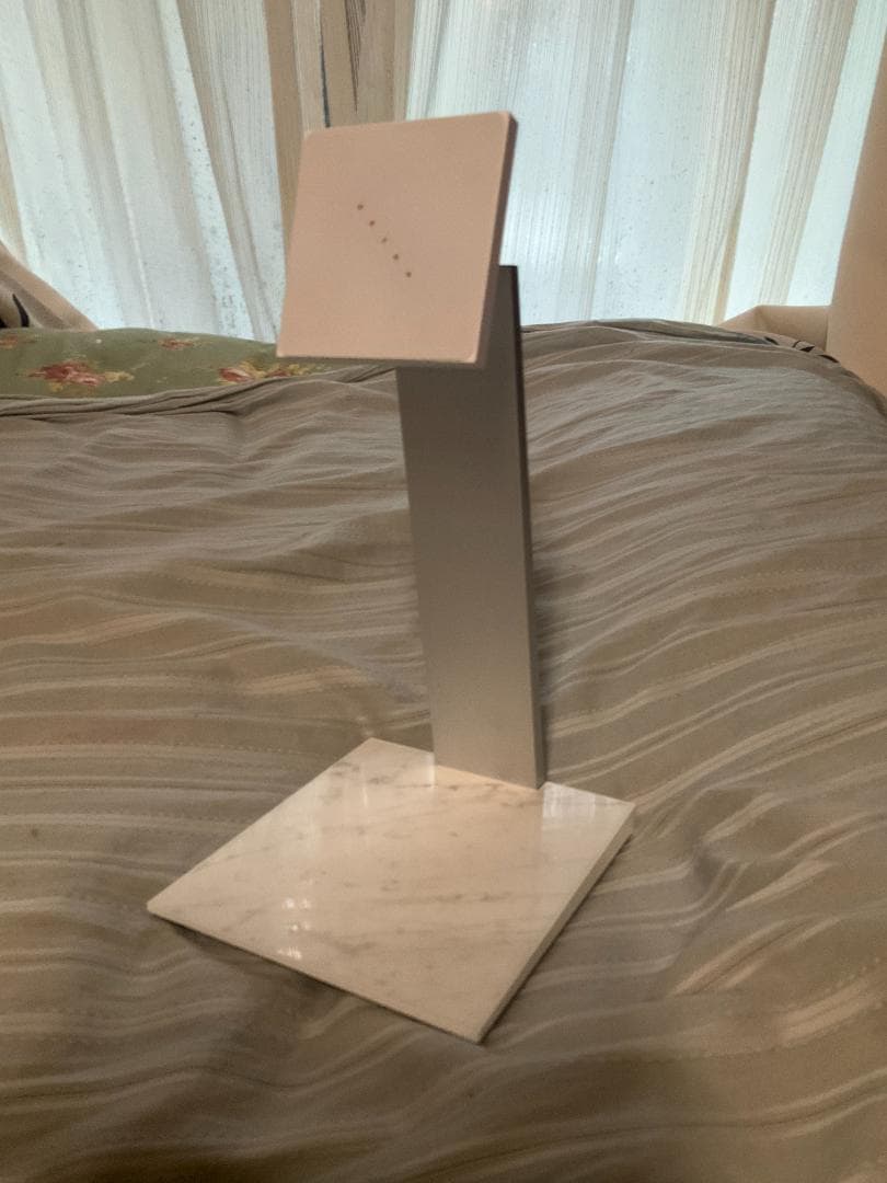 PITAKA MAGEZ STAND 大理石製充電スタンド