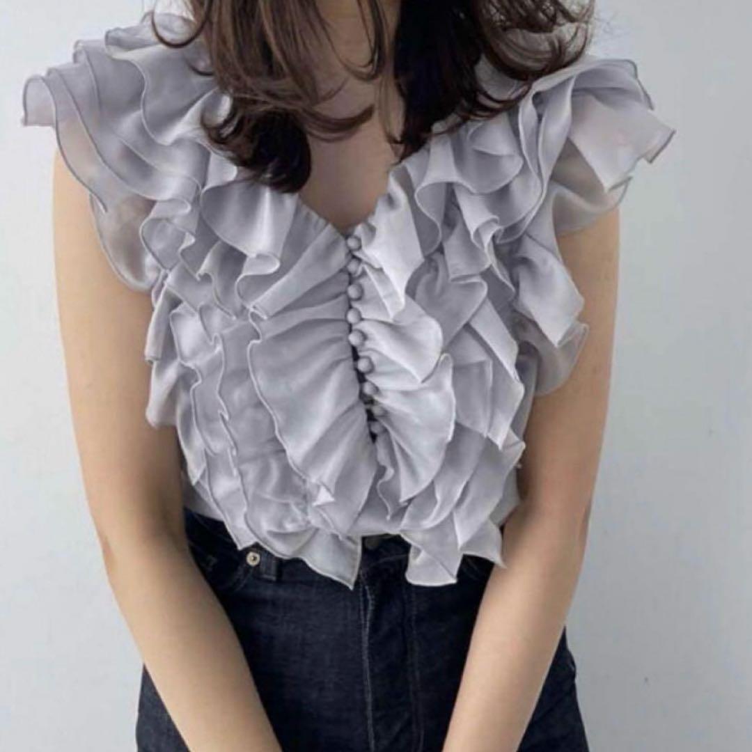 snidel スナイデル　バックデザインフリルブラウス　ノースリーブブラウス