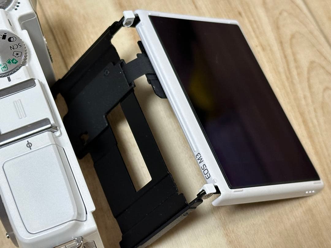 Canon EOS M3 ミラーレスカメラ 超広角ズームレンズ付き