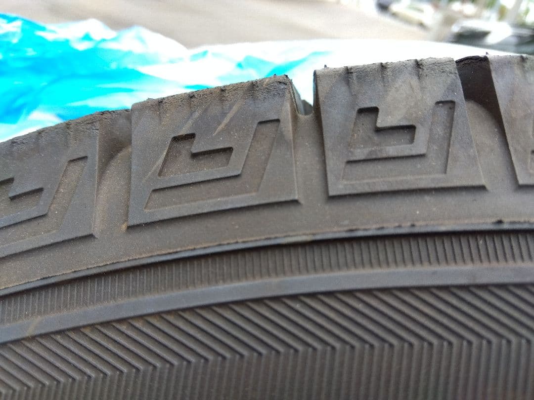 2024年製　VW ザ・ビートル　スタッドレスタイヤ 215/65R15