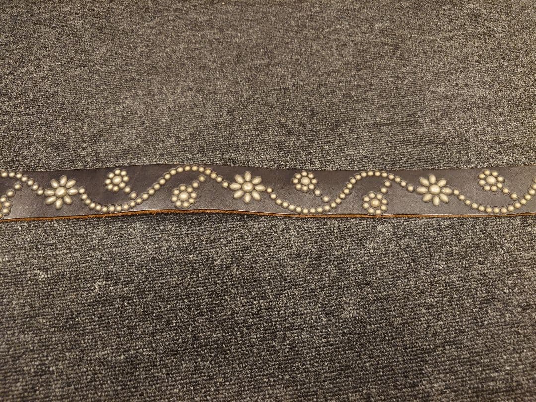 HTC レザー スタッズ フラワー ベルト 34