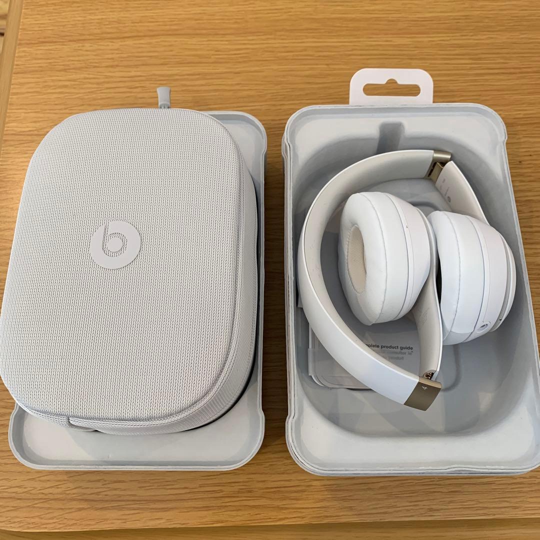 Beats Solo 4 ワイヤレスヘッドホン ホワイト