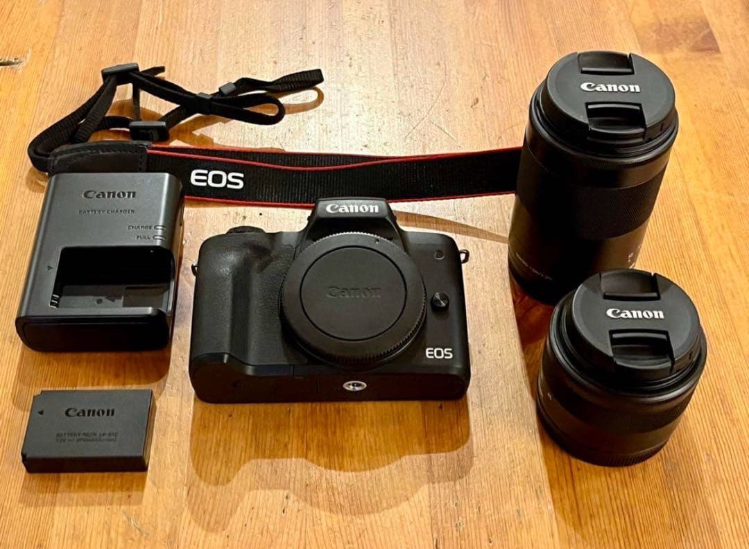 EOS Kiss M2 ダブルズームキット　ミラーレス一眼