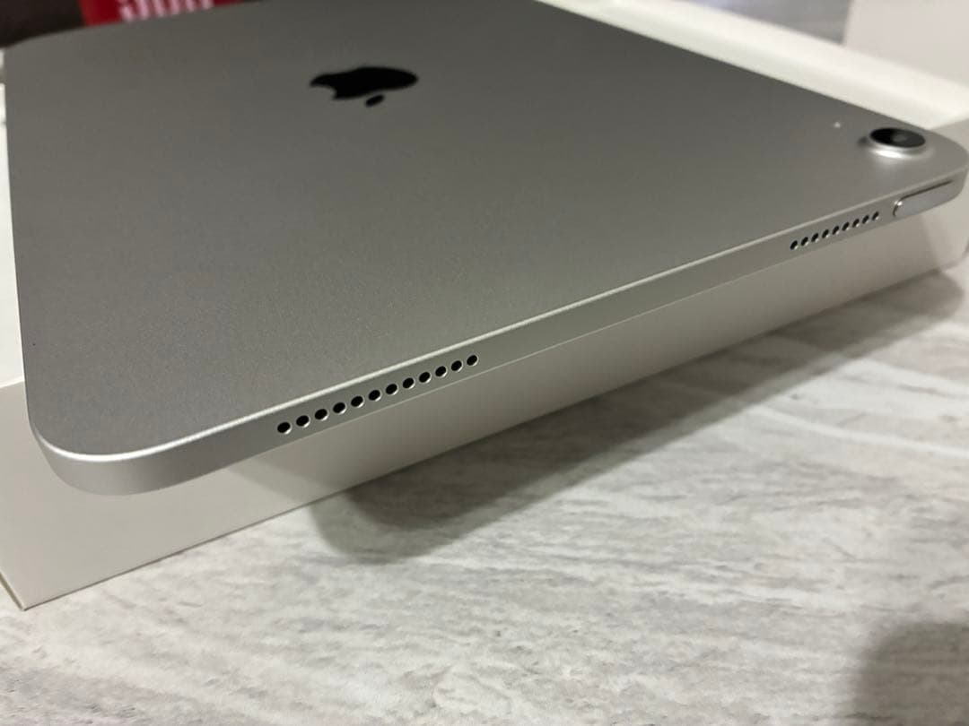 【美品】Apple iPad A16（第11世代）128GB シルバー ★おまけ