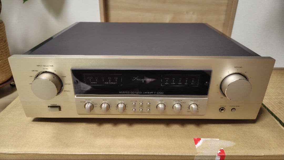 accuphaseアキュフェーズC-2000 メーカーメンテナンス後未使用です。