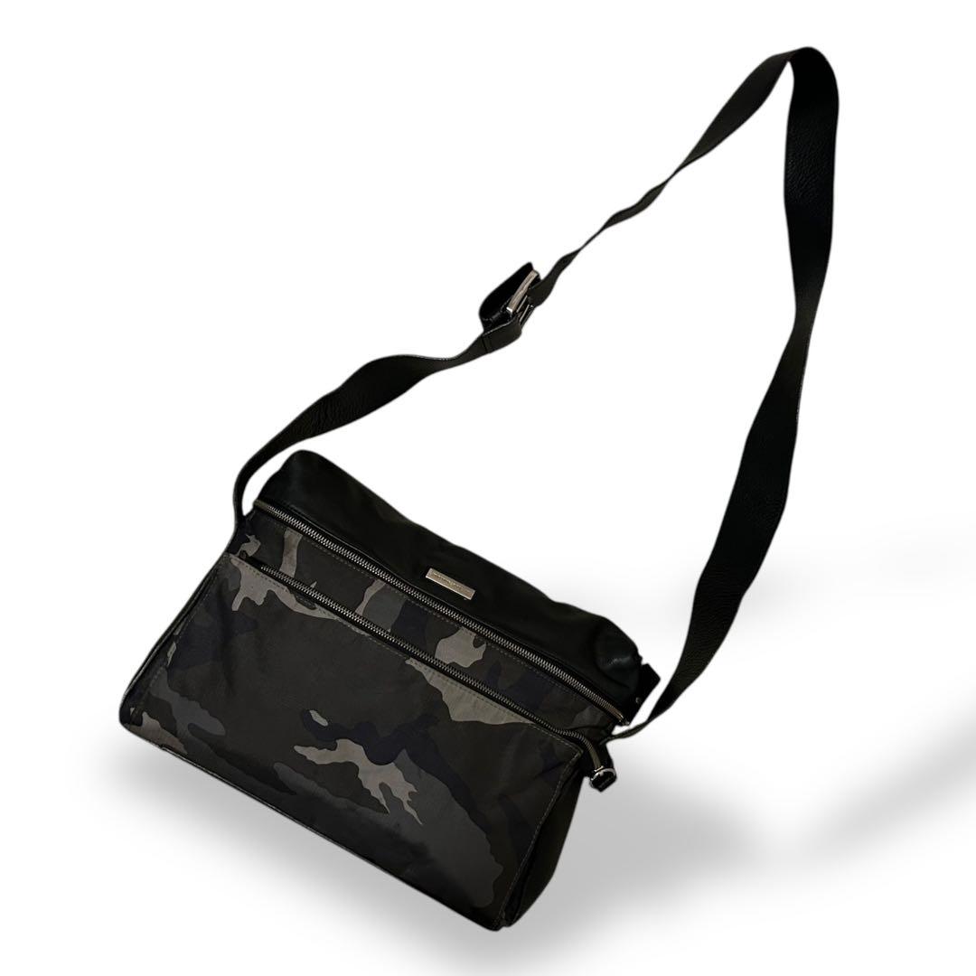 エンポリオアルマーニ　メッセンジャーバッグ　ショルダーバッグ　カモフラ　メンズ