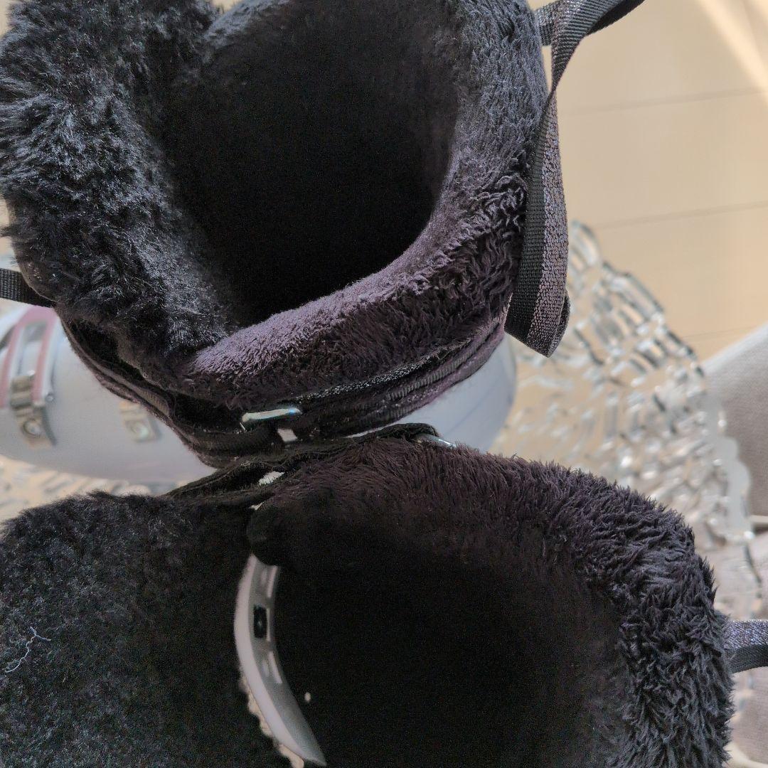 Rossignol レディーススキーブーツ、ケース　値下げ不可