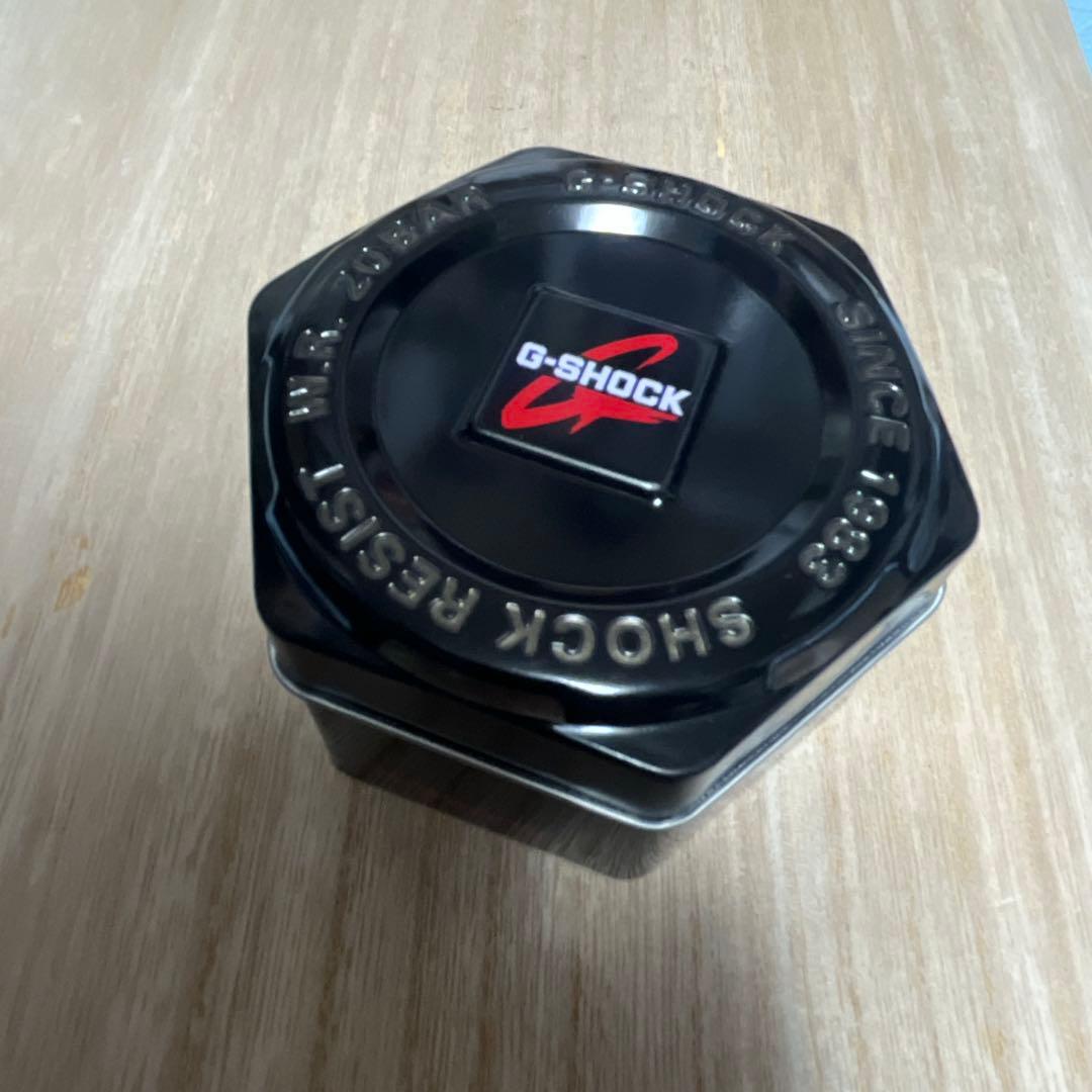 必見★未使用人気モデル極美品G-SHOCK DW-5600UHRブラック×レッド