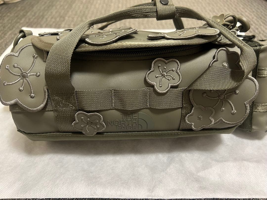 ノースフェイス　セシリーバンセン ベースキャンプクラッチ ニュートープグリーン