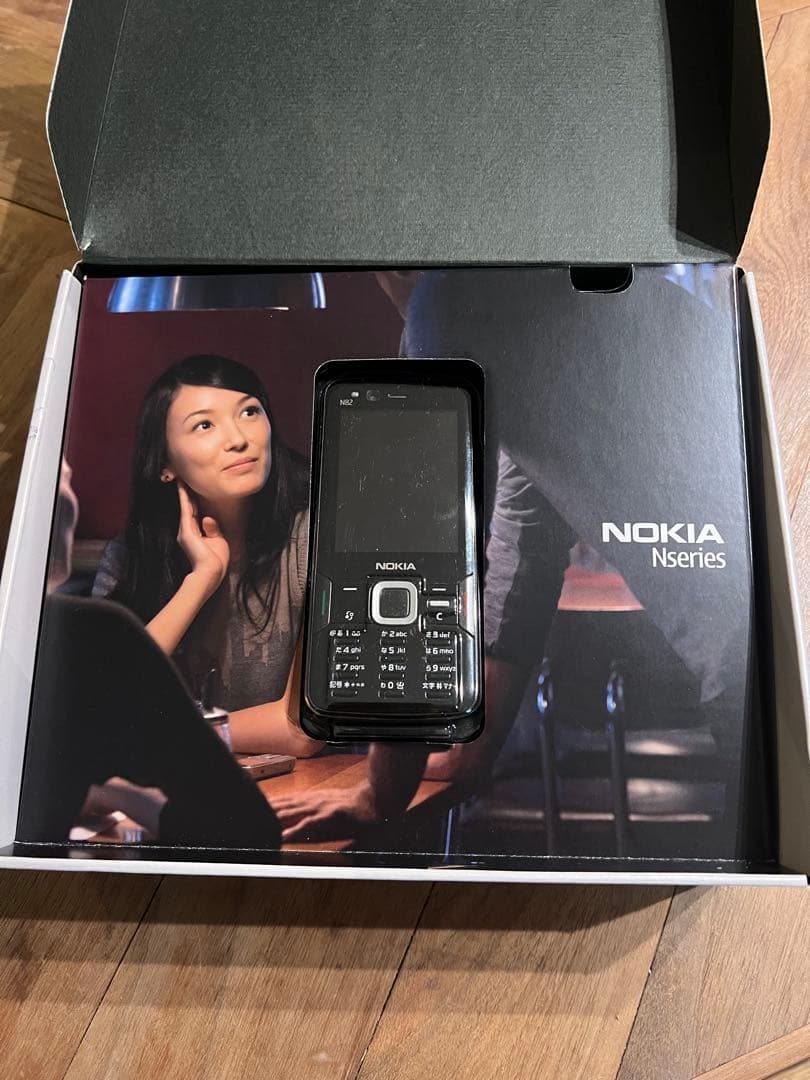 ノキアNOKIA　N82