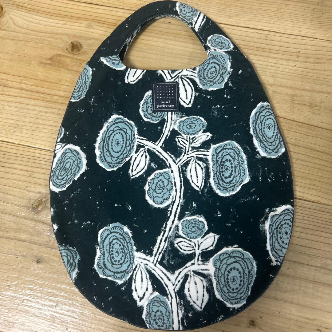 ミナペルホネン　花柄 エッグバッグ