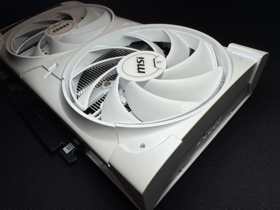 ラ*ー様 MSI RTX5060 8G VENTUS 2X OC WHITE