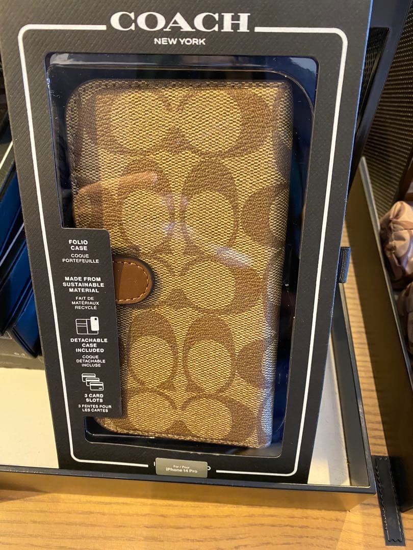 【Coach】　iPhone 14 pro 専用ケース①