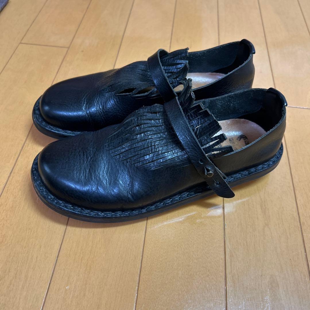 trippen フリンジ付き黒レザーシューズ