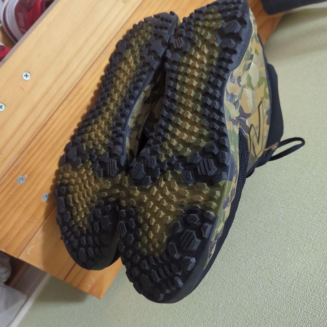 New Balance ブラック/ゴールド ハイカットシューズ