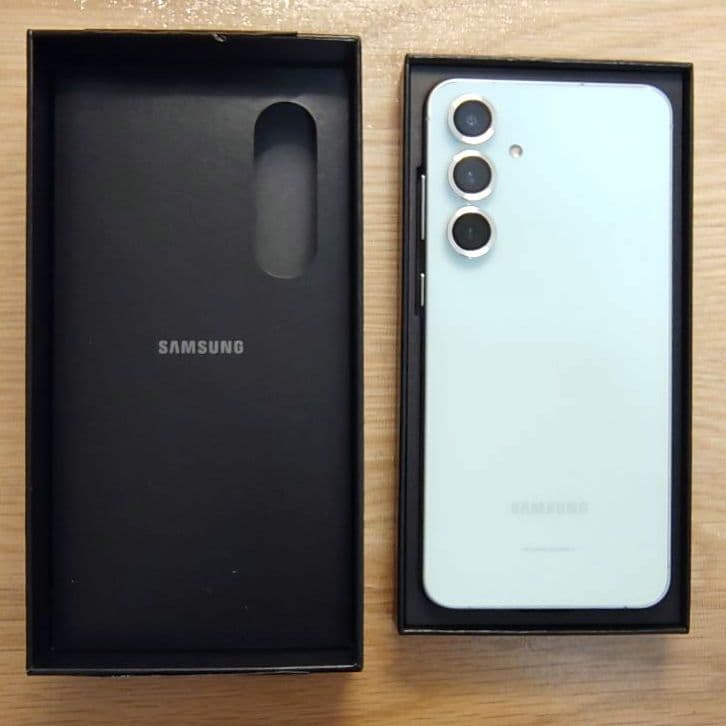 ほぼ未使用 Galaxy S24 FE 128GB ミント