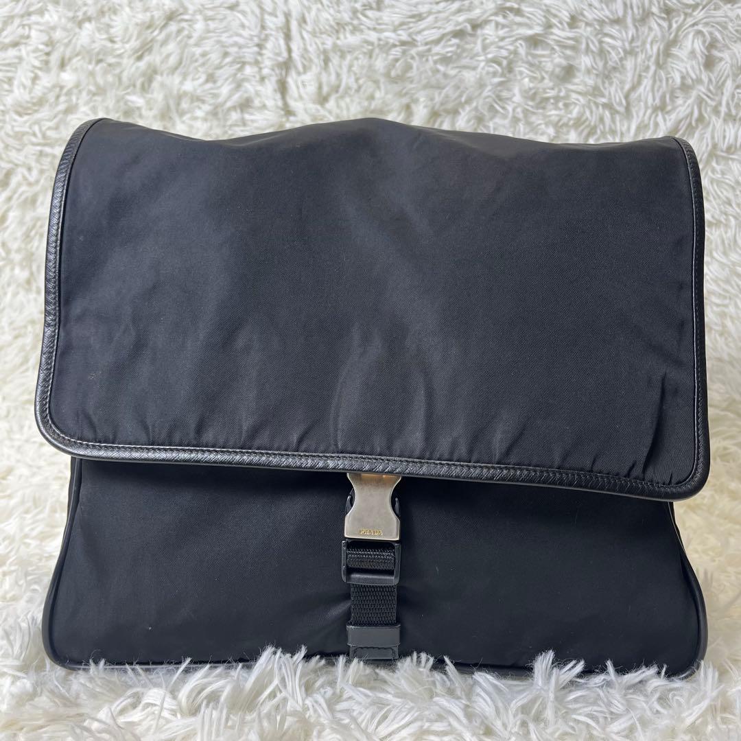美品✨ PRADA ショルダーバッグ 三角ロゴ ナイロン レザー A4収納可