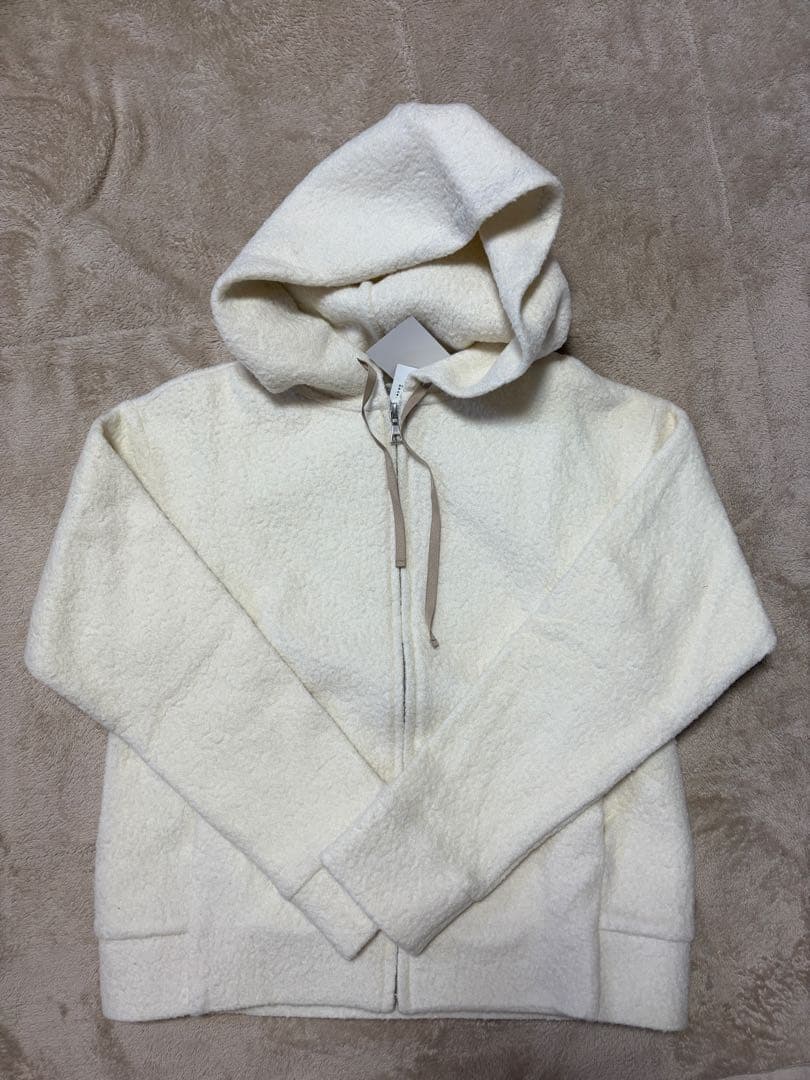 【2/1までお値下げ】theoryluxeブークレパーカー38新品未使用タグ付