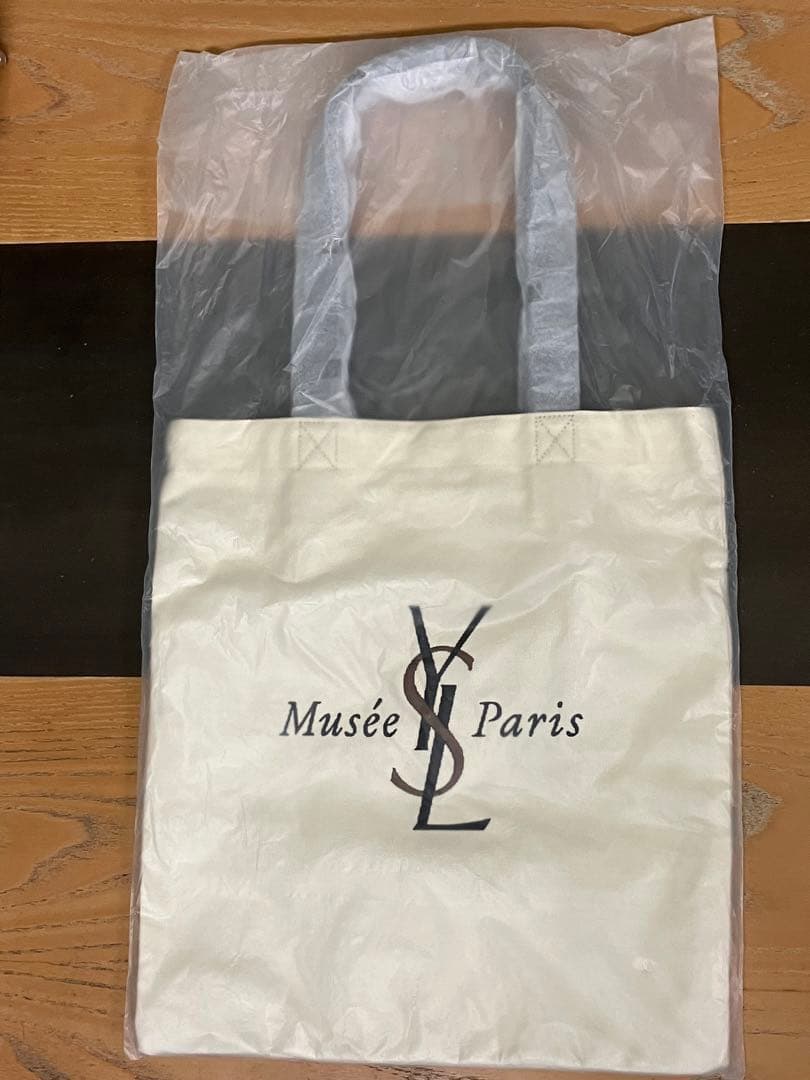 イヴ・サンローラン　限定・オリジナル　トートバック大・ポーチ付き