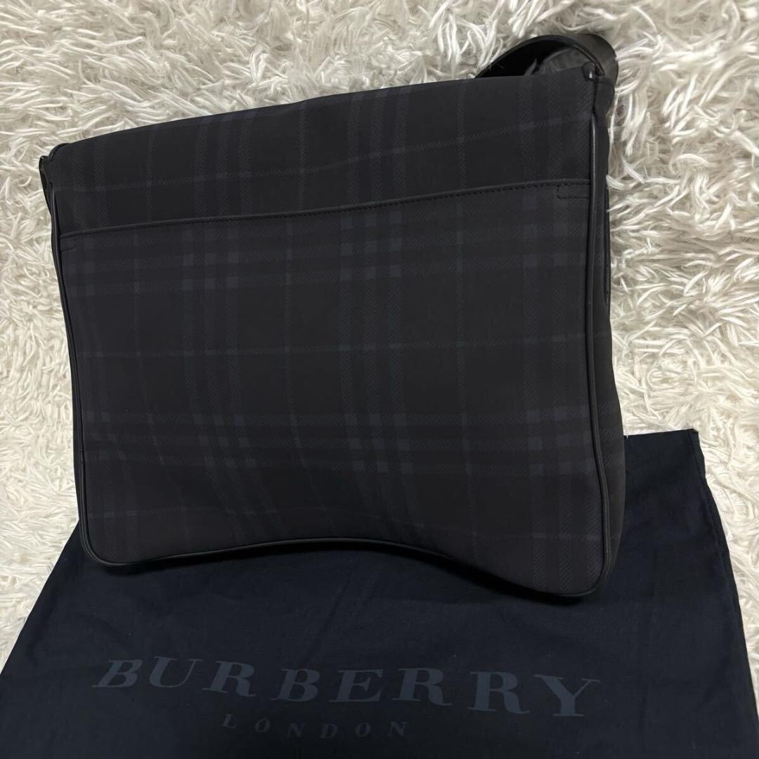 ✨新品未使用/付属品付✨バーバリーロンドン メッセンジャーバッグ ノバチェック