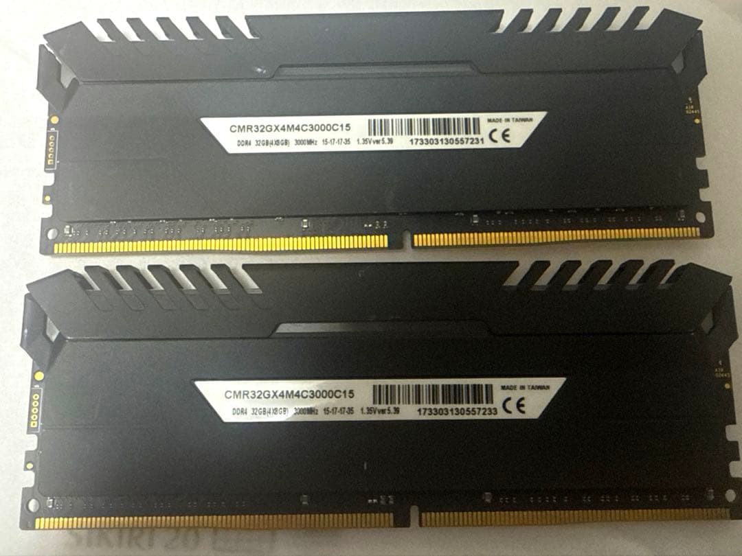 PCメモリ DDR4 16GB CORSAIR