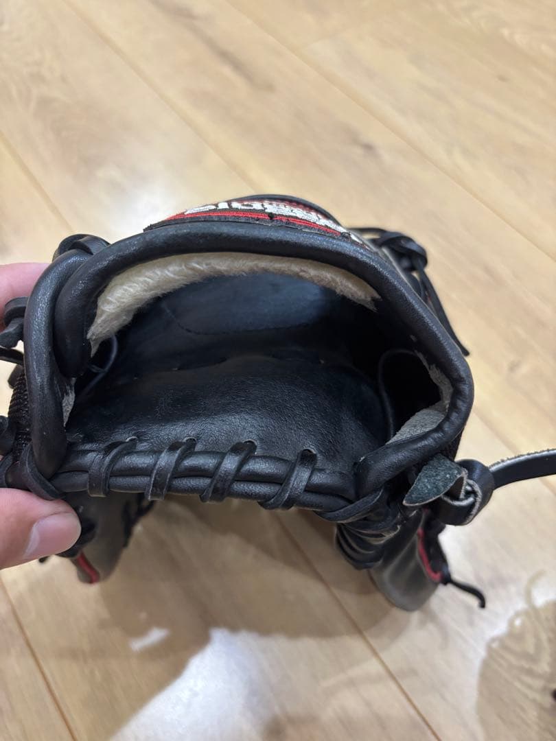ルイスビルスラッガー一般用グローブ！背面メッシュ！オススメ品！