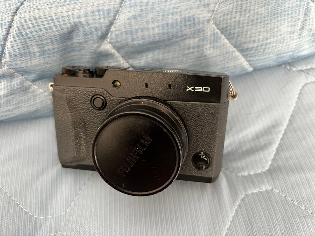 大人気！FUJIFILM フジフィルム X30 コンデジ ブラック