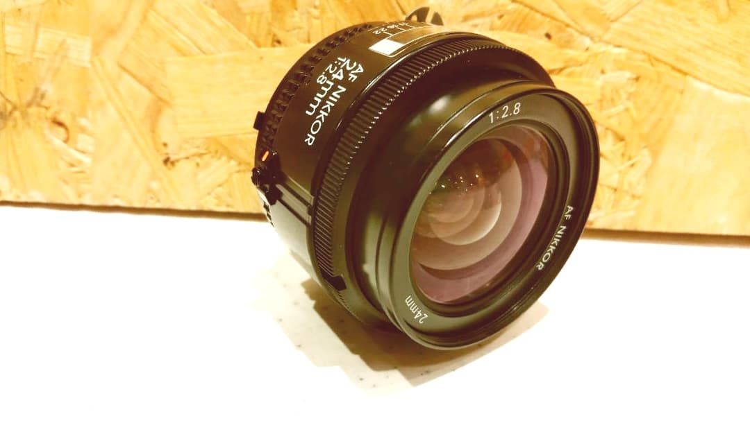 ニコン、24ミリ、AF,f2.8.NIKKOR.ツメ付き