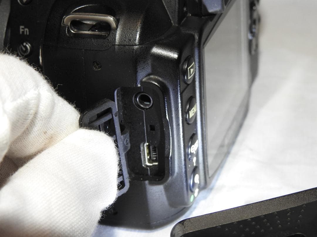 Nikon D40X デジタル一眼レフ (本体とレンズ)