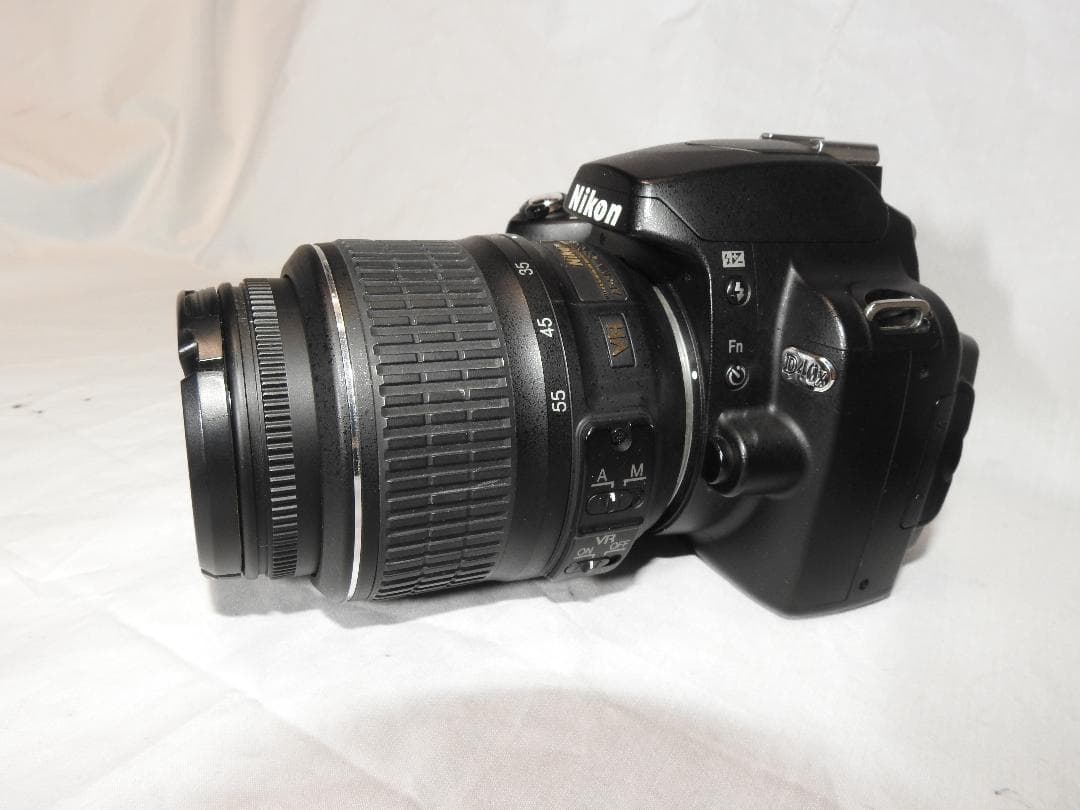 Nikon D40X デジタル一眼レフ (本体とレンズ)