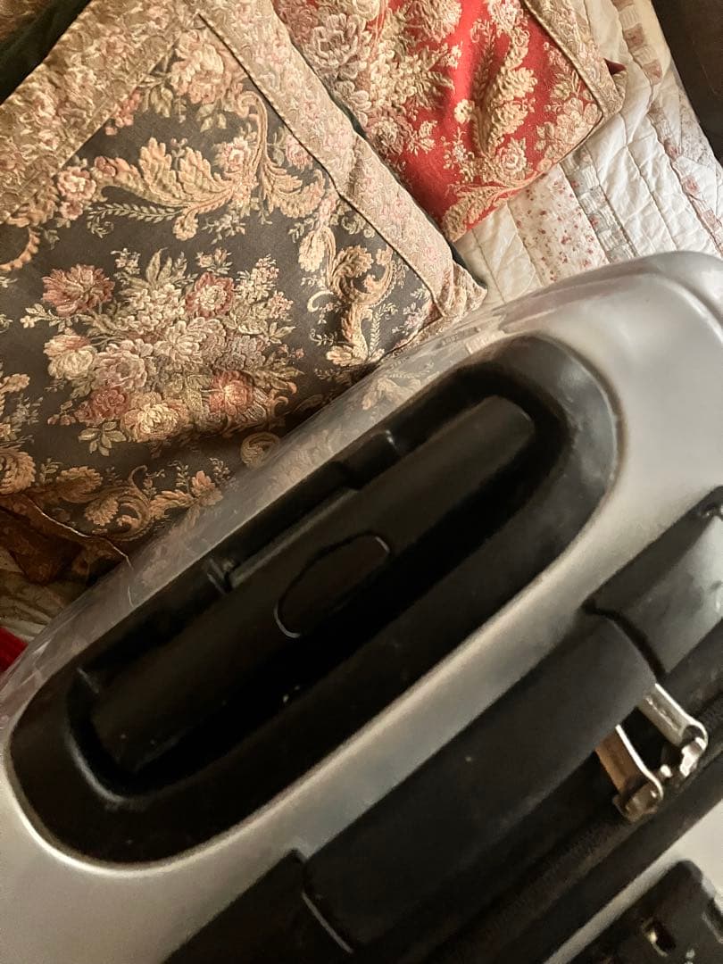 プロテカスタリアV37L 機内持ち込み対応 日本製シルバーお値引き中