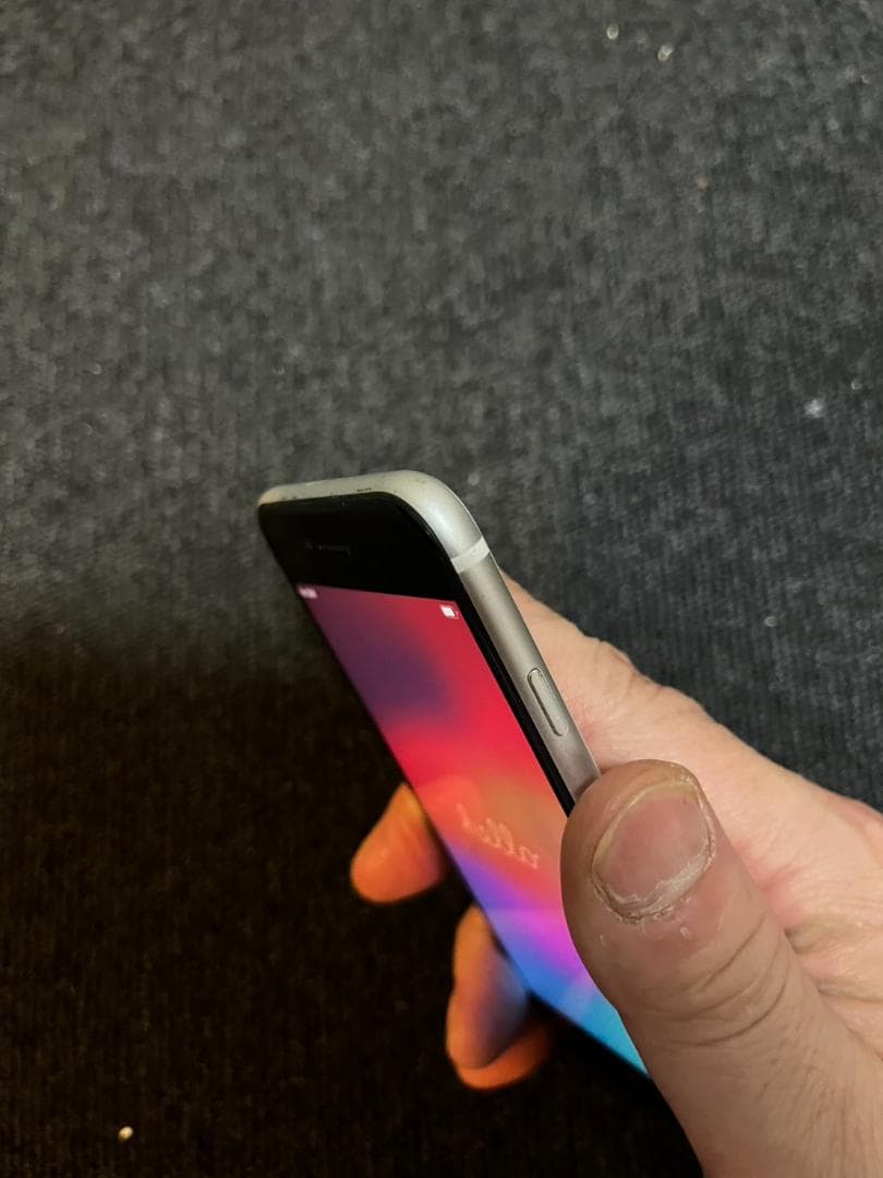 iPhone SE (第2世代) 64GB ホワイト【外装美品】