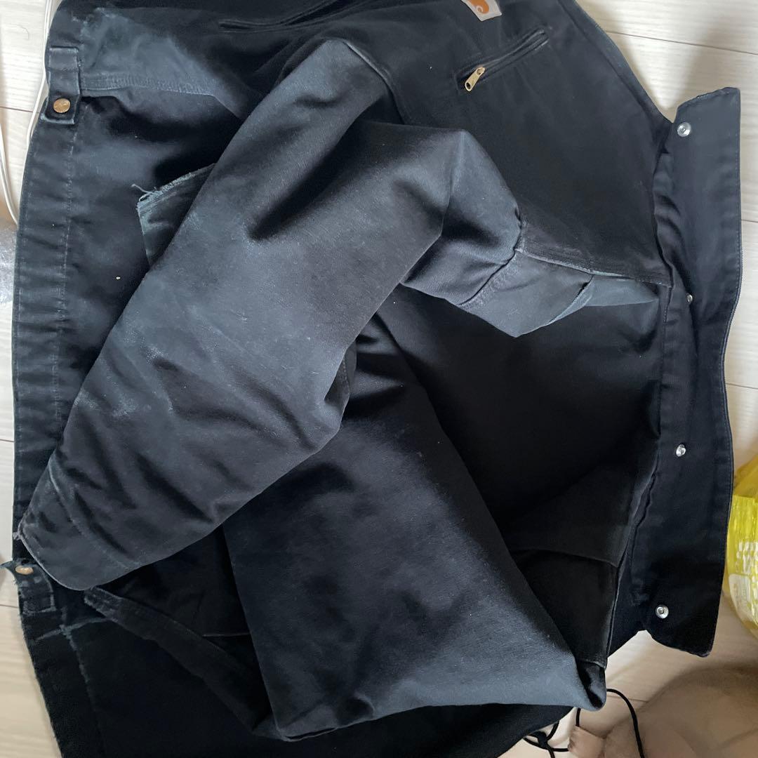 Carhartt ブラック ジップアップジャケット値下げやってます