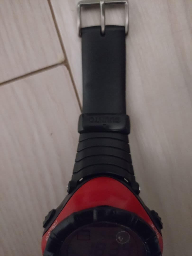 美品 初期型 レア SUUNTO スント VECTOR ベクター 赤 RED