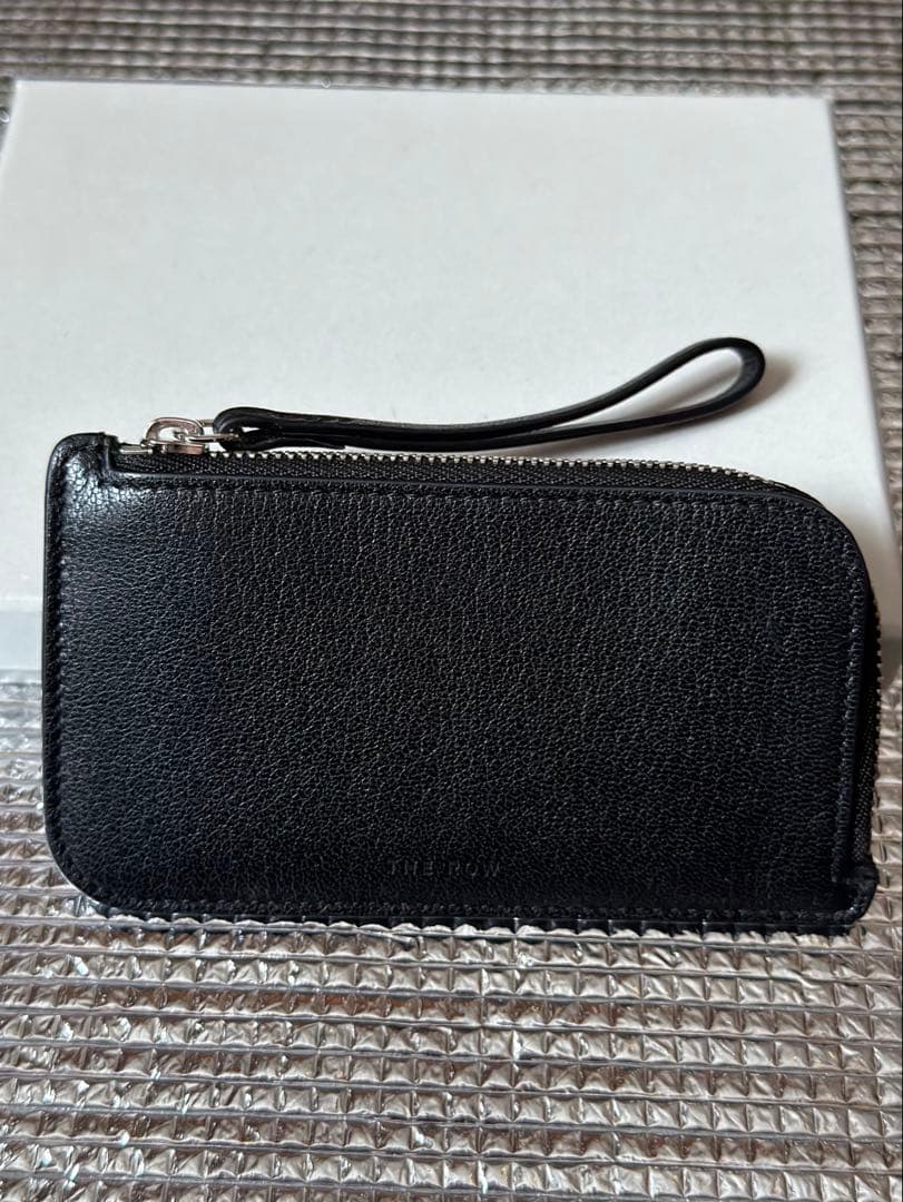 THE ROW フラグメントケース オールレザー