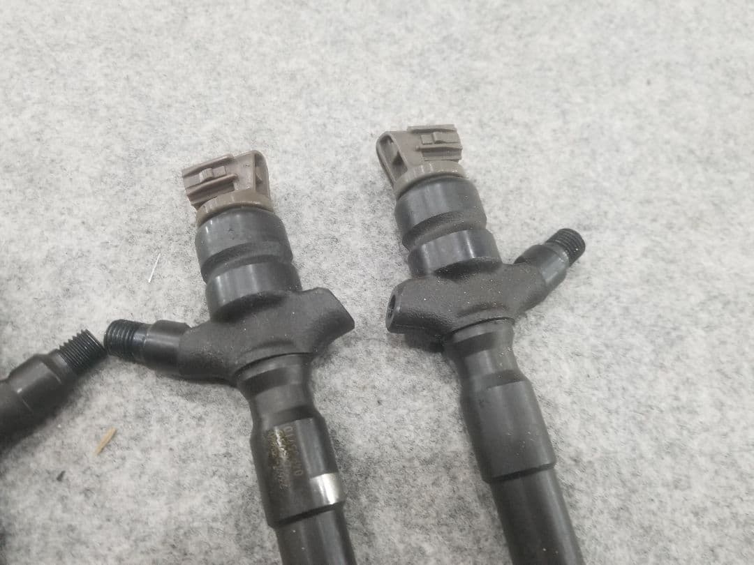 トヨタ インジェクター 4本セット 23670-30440
