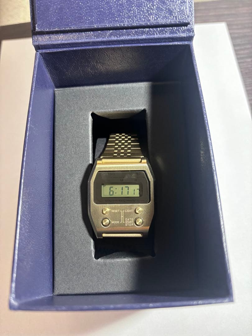 CASIO A1100G-5JFゴールド レトロフューチャーほぼ未使用品