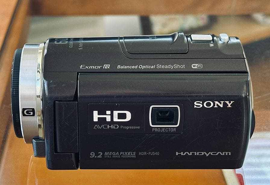 SONY HDR-PJ540 ビデオカメラ 純正バッテリー２個付