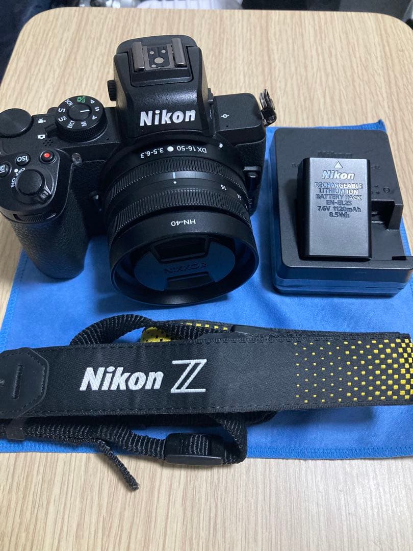 美品Nikon Z50 ミラーレス一眼 純正レンズ付【わずか3700ショット】
