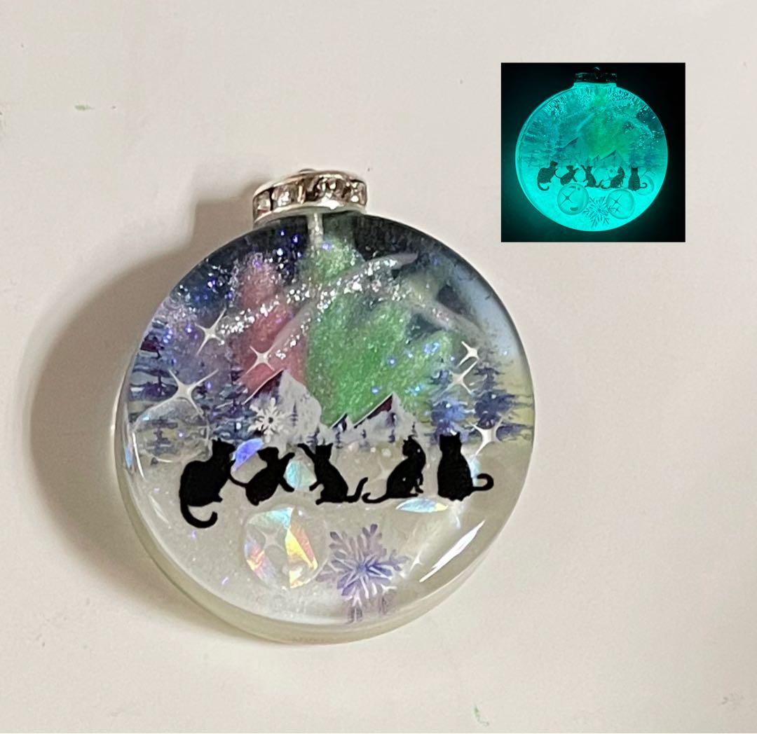 RUKURUKU/霧の湖畔の親子鹿　紅葉　蓄光　オルゴナイトキーホルダー