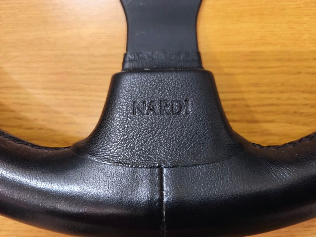 NARDI GARA3 Type3 36Φ ブラックレザー＆ブラックパッド