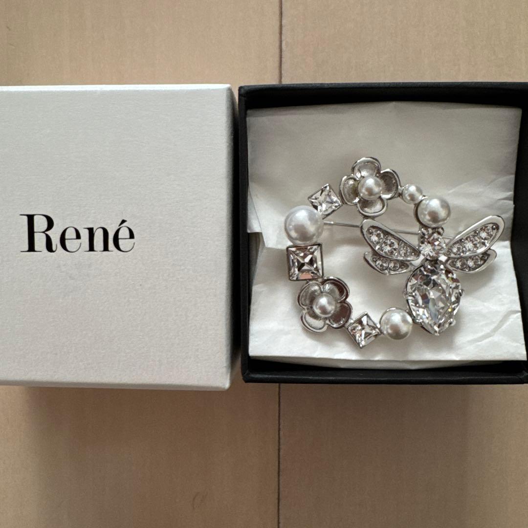 Rene ルネ　ビジューパールとクリスタルブローチ　フォーマルにも