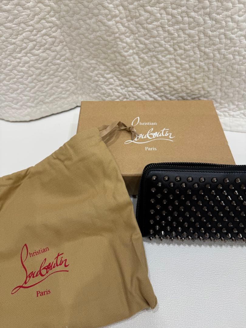 Christian Louboutin スタッズ装飾 ブラック 長財布