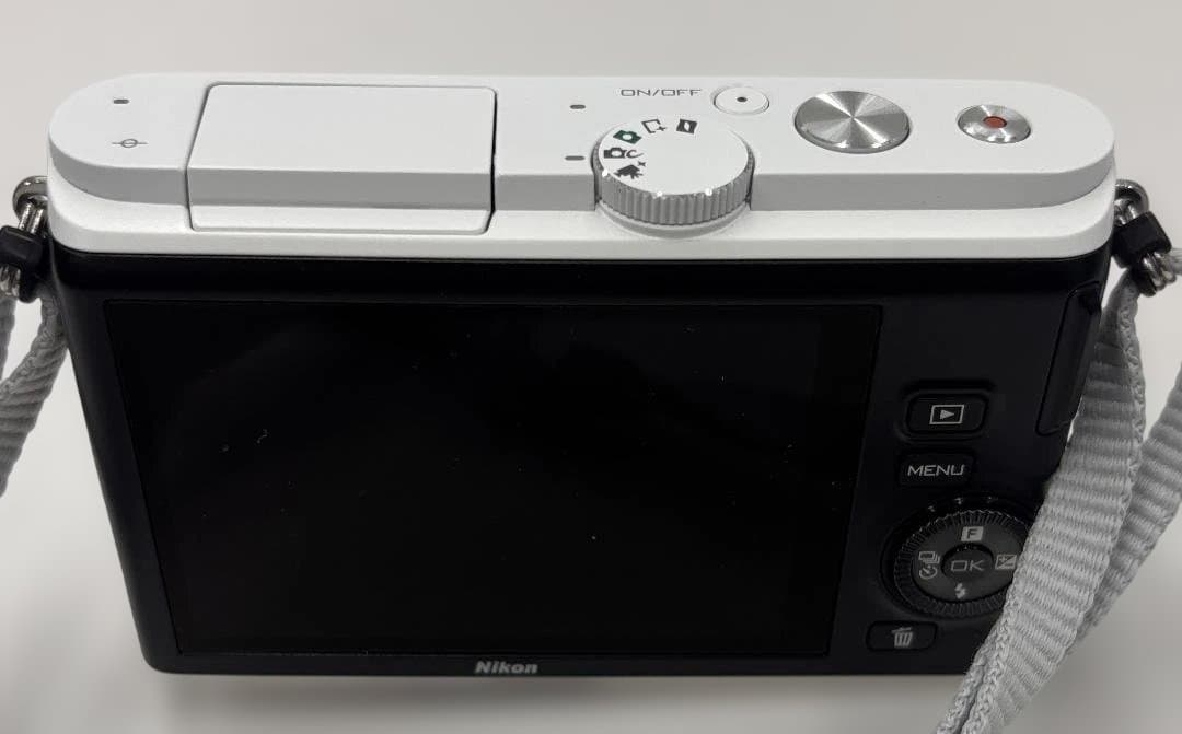 ニコン Nikon 1 J3 ミラーレス一眼レフカメラ 10-100mmレンズ