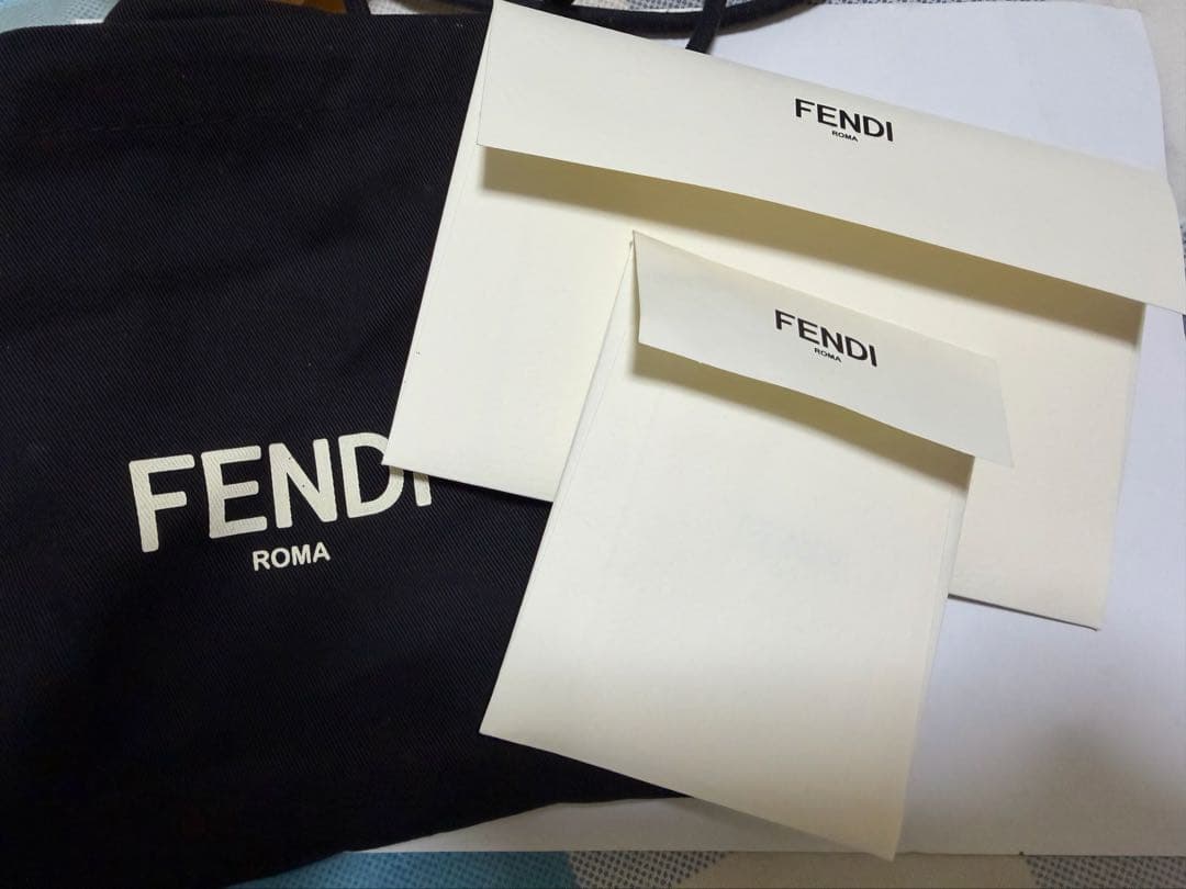 本日中のみ表示金額✨FENDI スクエアベルト Fロゴ　リバーシブル