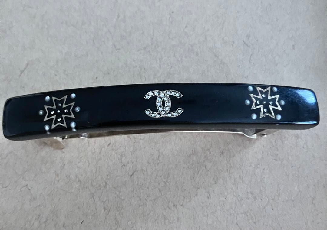 CHANEL:バレッタ　黒色　ココマーク