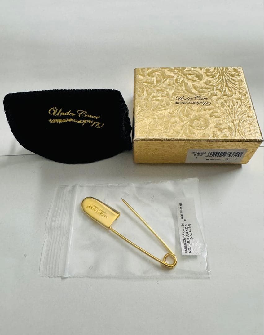 undercoverアンダーカバーsilver pin UC1A4X04GOLD