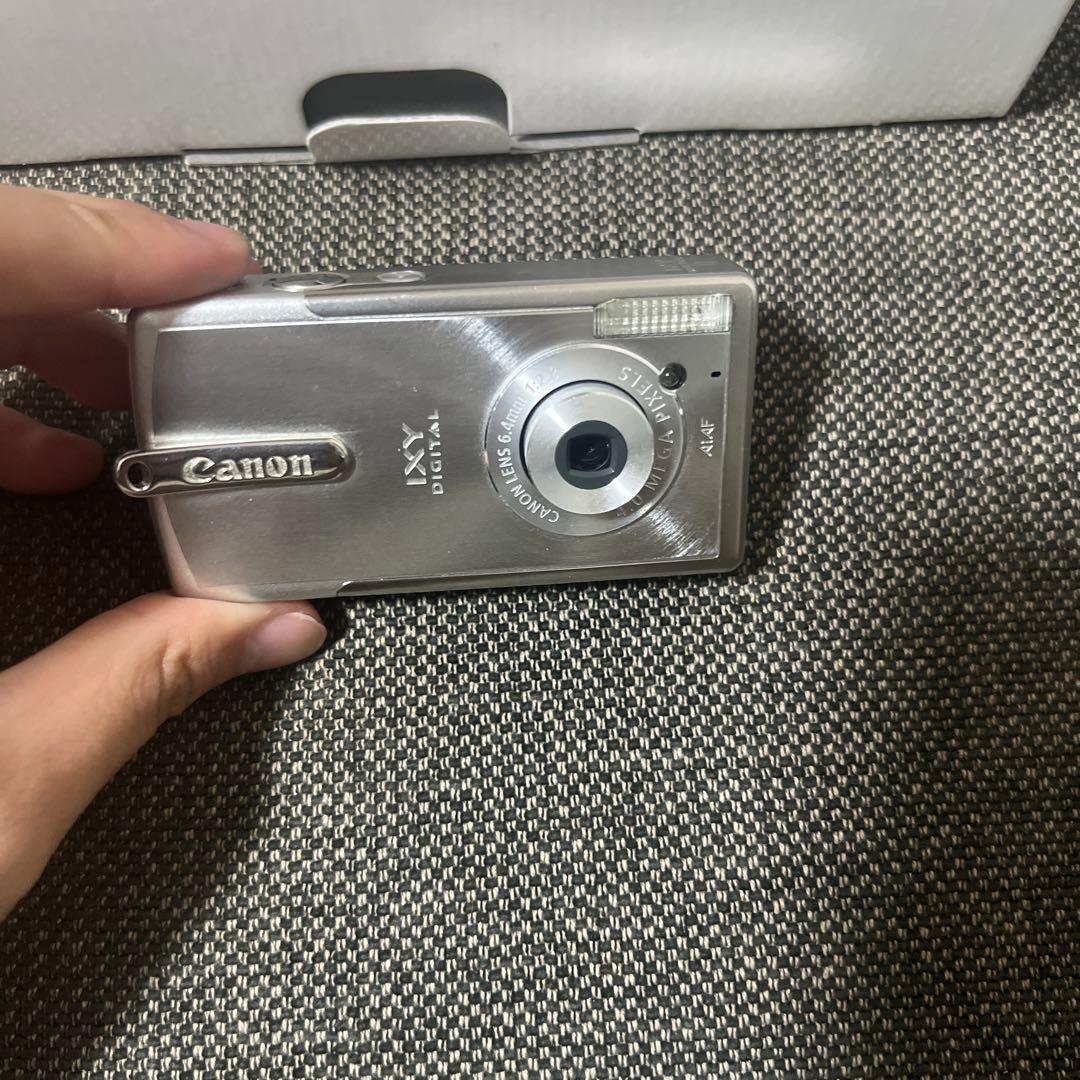 Canon IXY DIGITAL pc1060 シルバー 本体